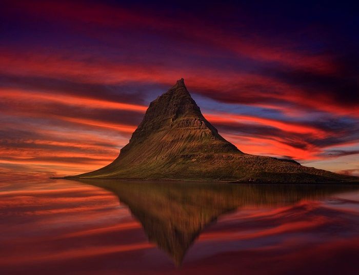 Partez à la découverte du Mont Kirkjufell lors de votre séjour en Islande