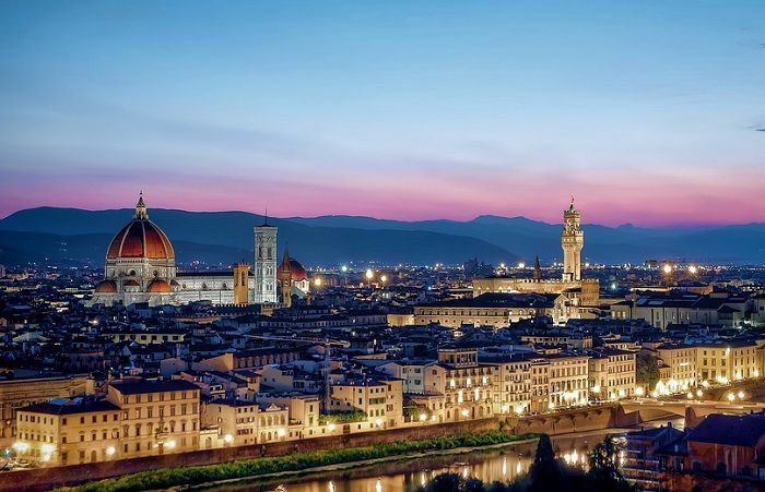 Offrez-vous une visite nocturne de la ville de Florence lors de votre séjour en Italie