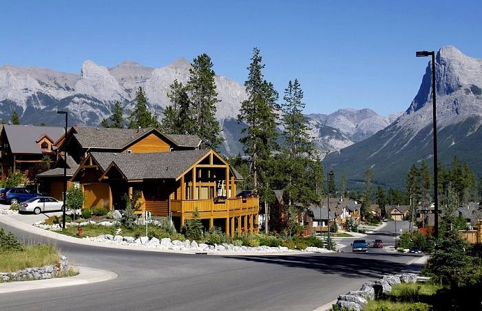 Déposez vos valises à Canmore en Alberta dans les Montagnes Rocheuses