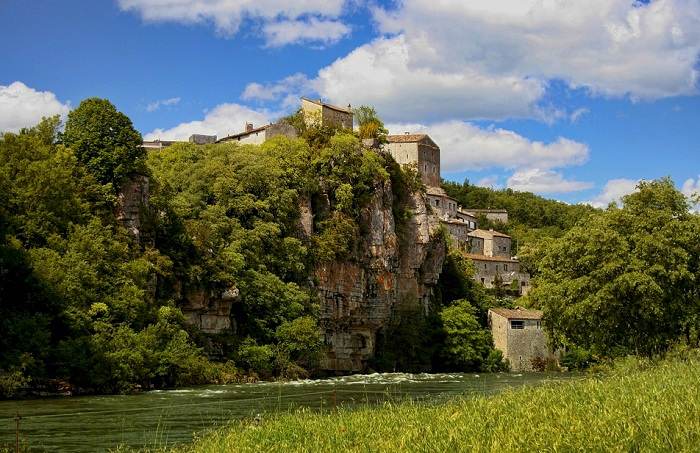 Partez à la découverte de Balazuc lors de votre week-end en Ardèche