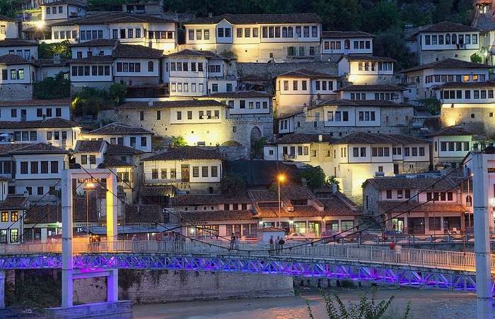Partez à la découverte de Berat, la ville aux mille fenêtres, lors de vos vacances en Albanie