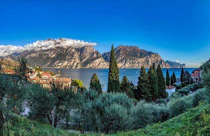Partez à la découverte du lac de Garde lors de votre escapade en vélo en Italie
