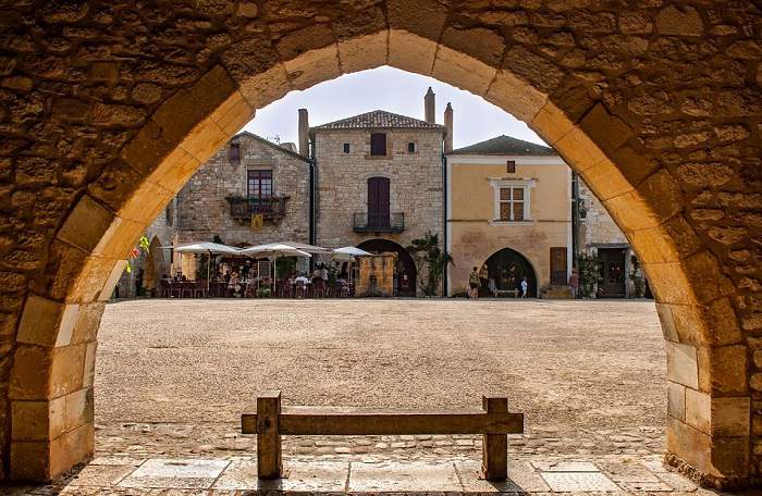 Profitez de votre escapade en Dordogne pour visiter Monpazier