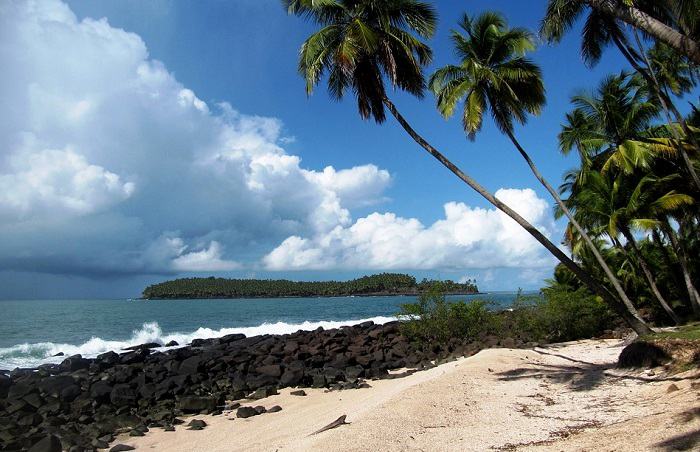 Une des nombreuses plages de la Guyane