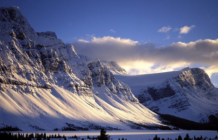 Offrez-vous une randonnée en raquettes à Banff lors de vos prochaines vacances d’hiver au Canada © DR