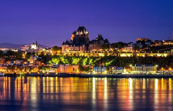 Vue de la ville de Québec la nuit