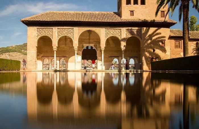 Découverte des Jardins du Partal de L'Alhambra à Grenade en Espagne