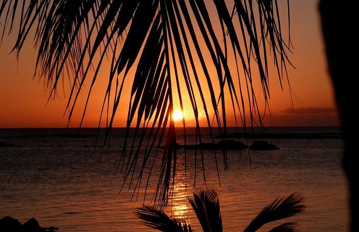 Profitez des magnifiques couchers de soleil sur l'une des plages de l'île Maurice