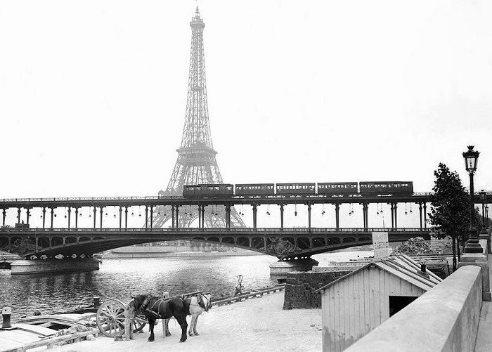 La Tour Eiffel il y a longtemps