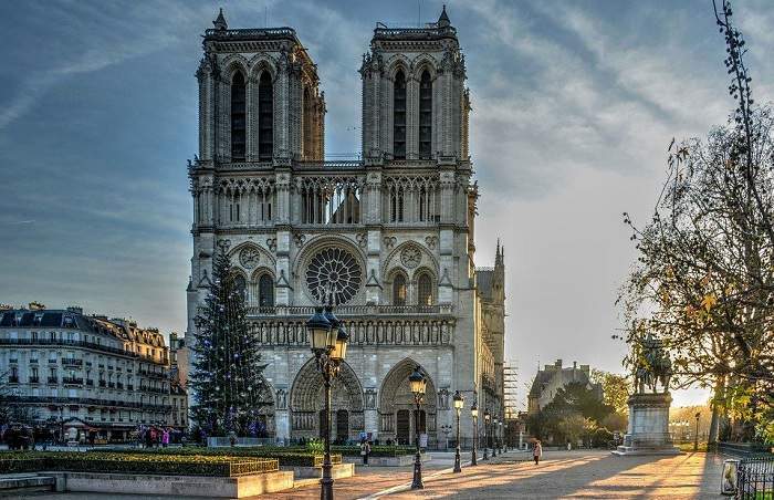 Notre-Dame de Paris, une des attractions de Paris
