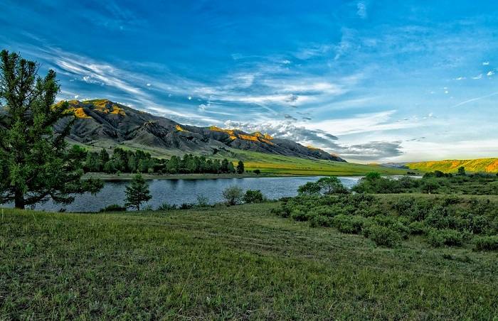 Profitez d'une randonnée au cœur de la nature pendant votre voyage en Mongolie