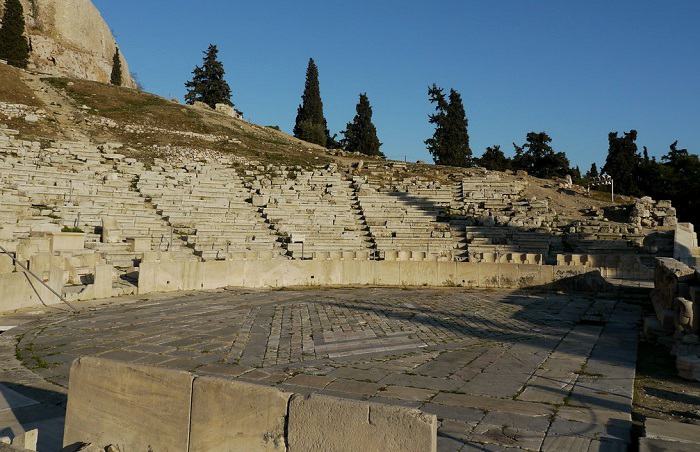 Visite des vestiges du théâtre de Dionysos lors de votre escapade à Athènes