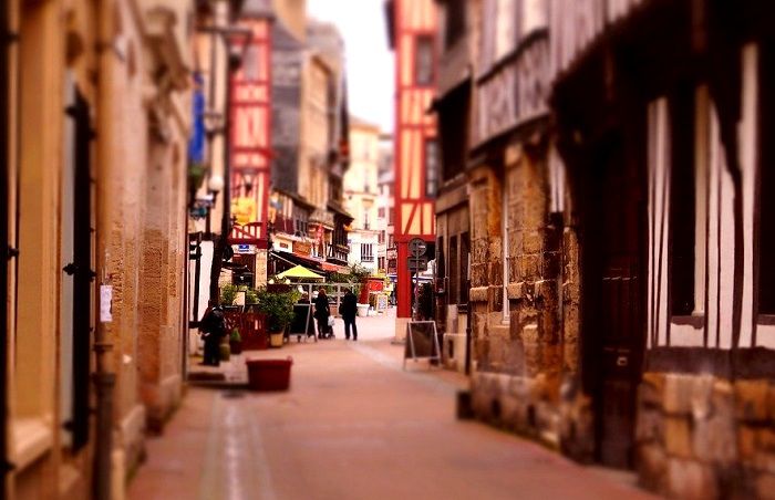 Si vous souhaitez passer vos vacances en Normandie, pensez à visiter Rouen et son magnifique patrimoine architectural