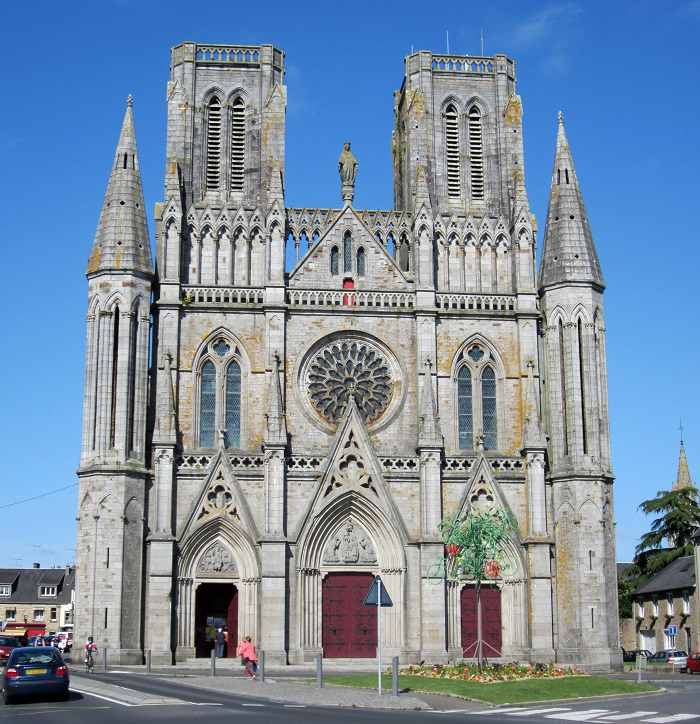 Visite de l'église Notre-Dame-des-Champs d'Avranches