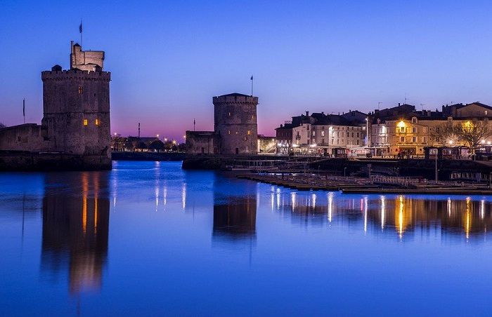 Découverte du port de La Rochelle à la tombée de la nuit