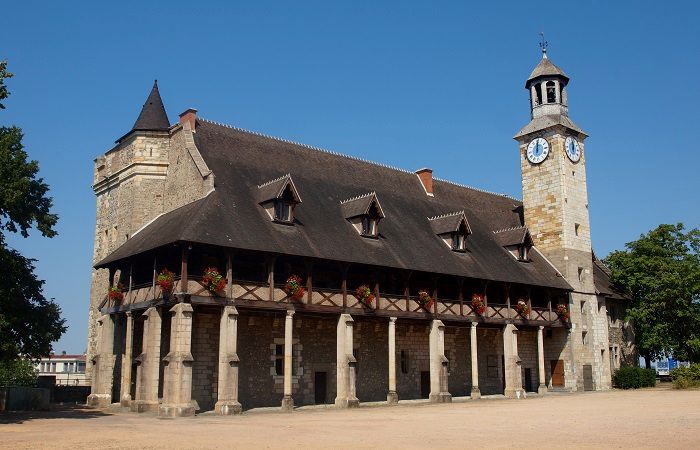 Partez à la découverte du Château des ducs de Bourbon lors de votre séjour à Montluçon