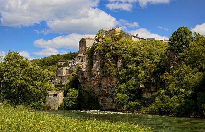 Découverte du village de Balazuc lors de votre escapade en Ardèche