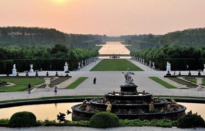 Profitez d'une balade romantique dans les jardins du château de Versailles