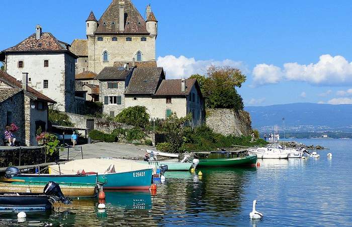 Villages insolites : Yvoire situé au bord du lac Léman en Haute-Savoie