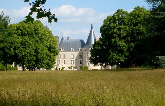 Découverte du Château d’Azay-le-Ferron lors de votre séjour dans l'Indre