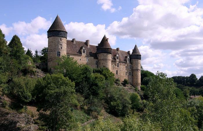 Découverte du Château de Culan lors de vos vacances dans le Cher