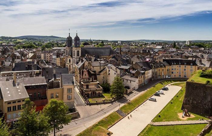 Profitez de vos vacances dans les Ardennes pour découvrir la ville de Sedan