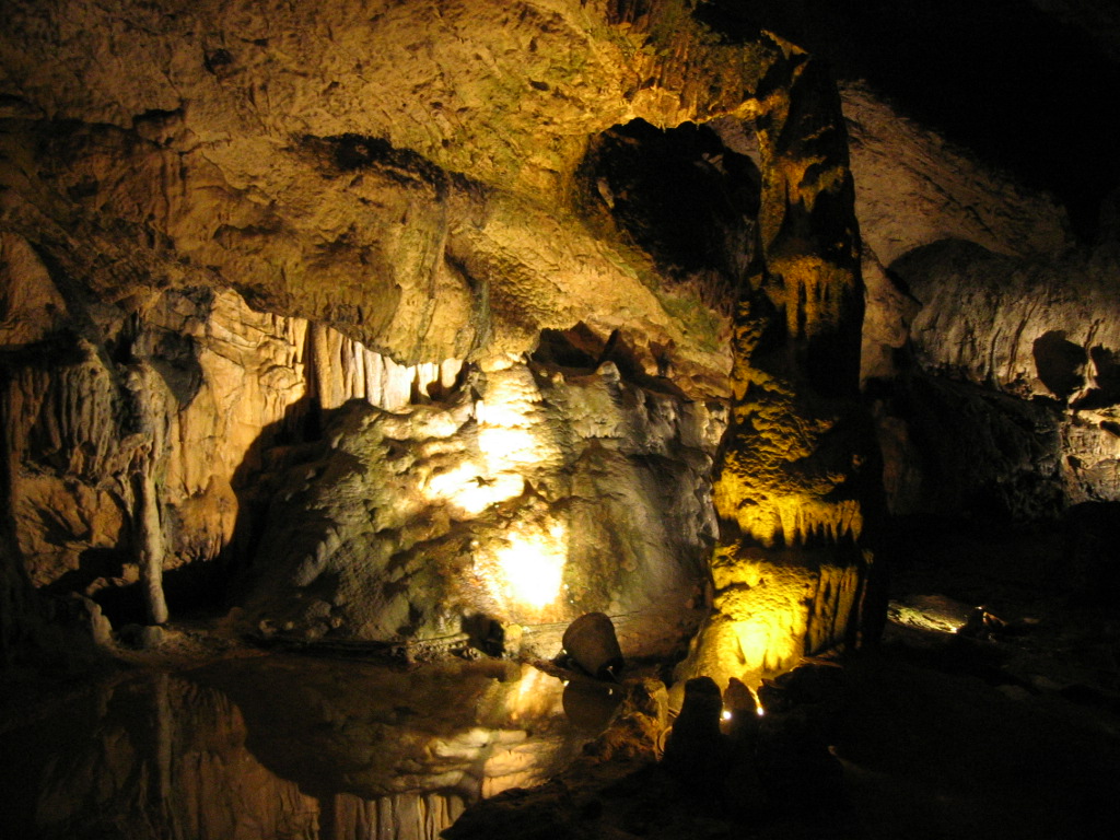 Visiter le Doubs et la grotte d'Oselle ouverte au public depuis 1954 ©Grotte-oselle.fr