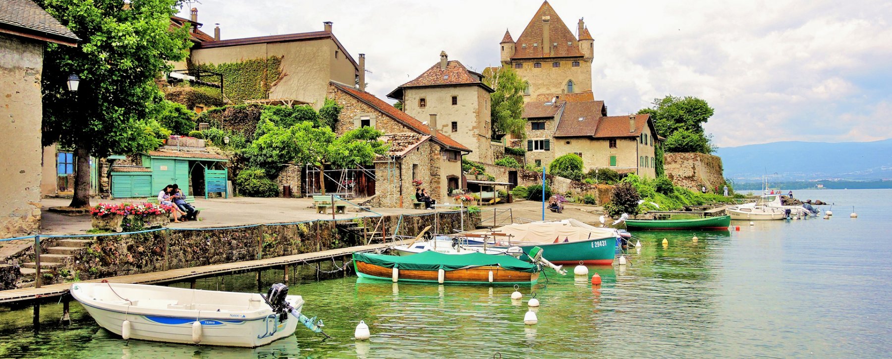 Visiter la Haute-Savoie et le Village d'Yvoire avec son port Espirat © Campingsannecy.com