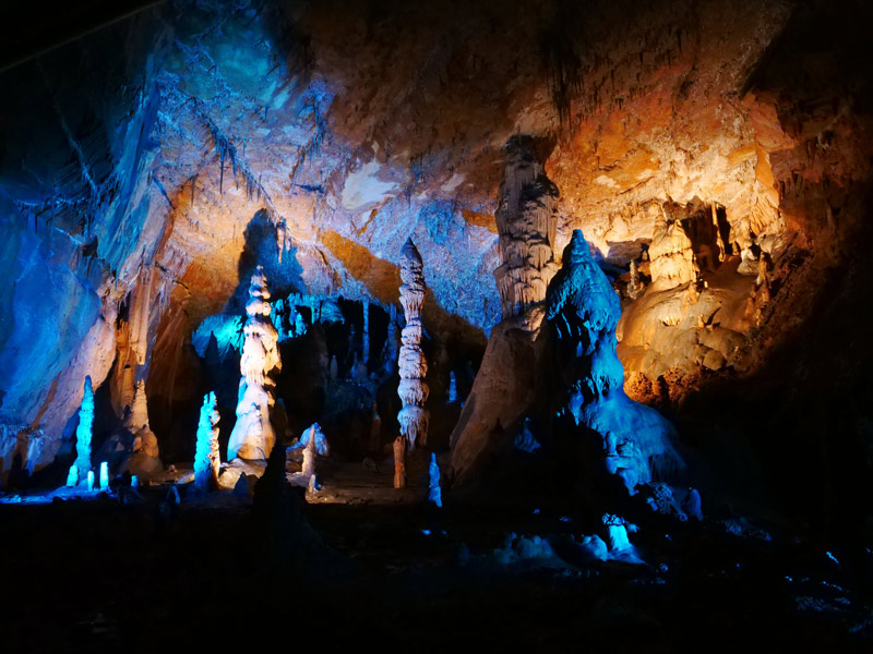 Grotte Dordogne des Carbonnières avec spectacle de son et lumière © Grottedescarbonnieres.com