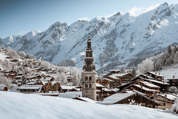 Profiter du magnifique paysage de la Clusaz en hiver © Toploc