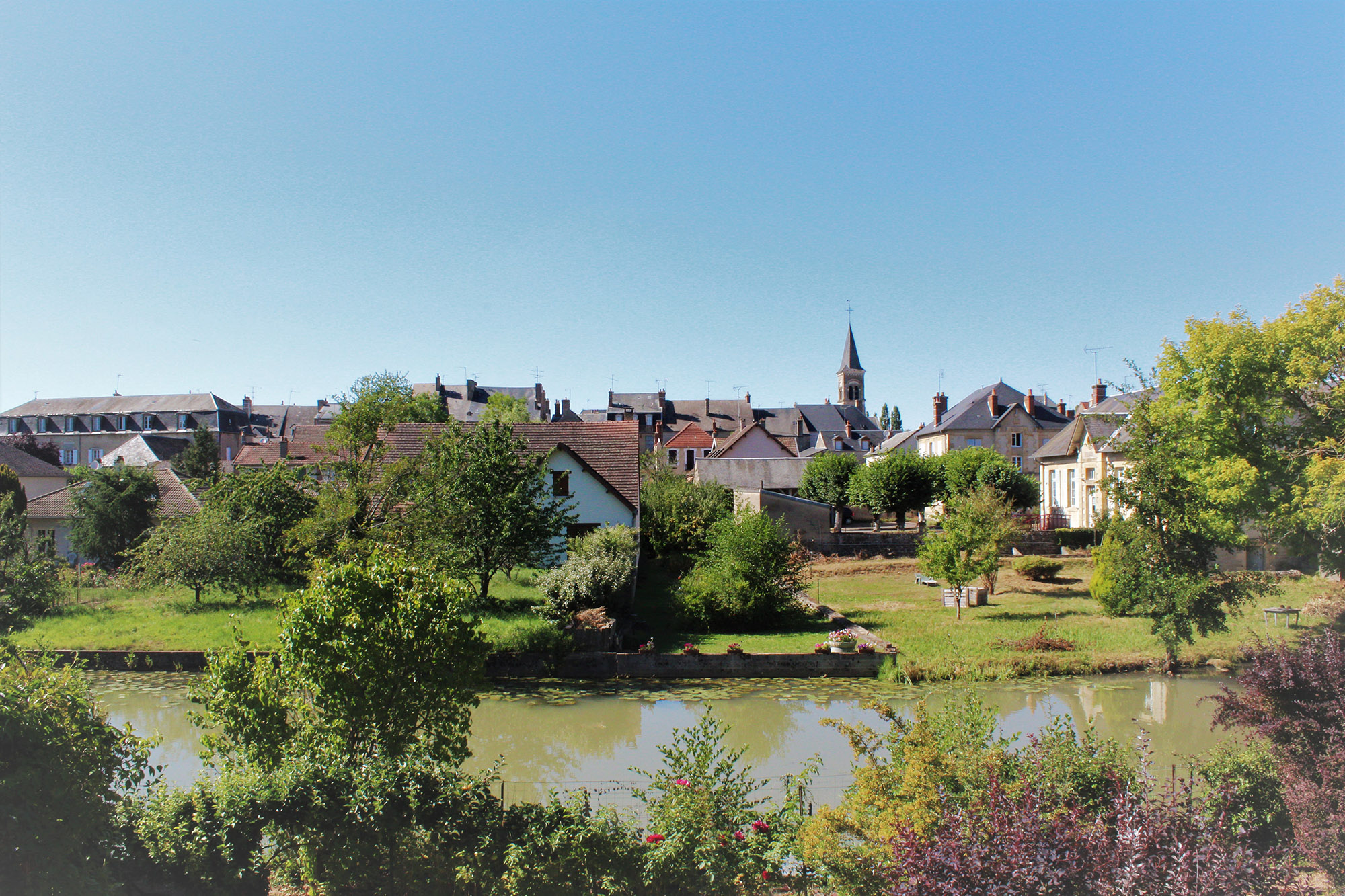 Le Canal du Nivernais à Chatillon-en-Bazois pour visiter la Nièvre © Justine Roy, My Loire Valley