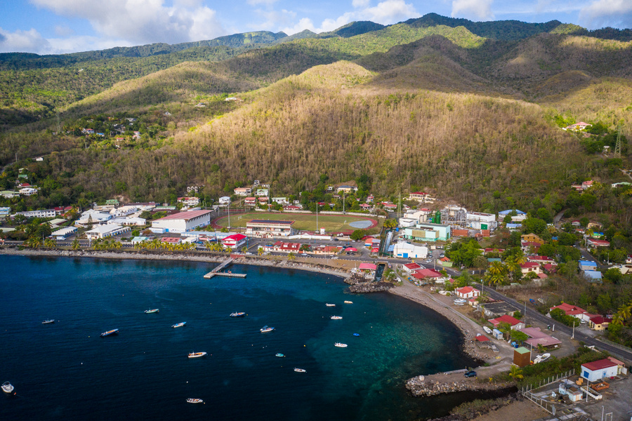 Vue aérienne sur la ville de Bouillante en Guadeloupe © 97px.fr