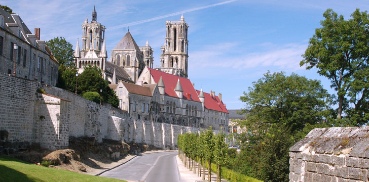 Découvrez la cathédrale de Laon et la porte de Soissons © Notrefrance.com