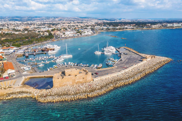 Visiter Chypre et le port de Paphos © istock