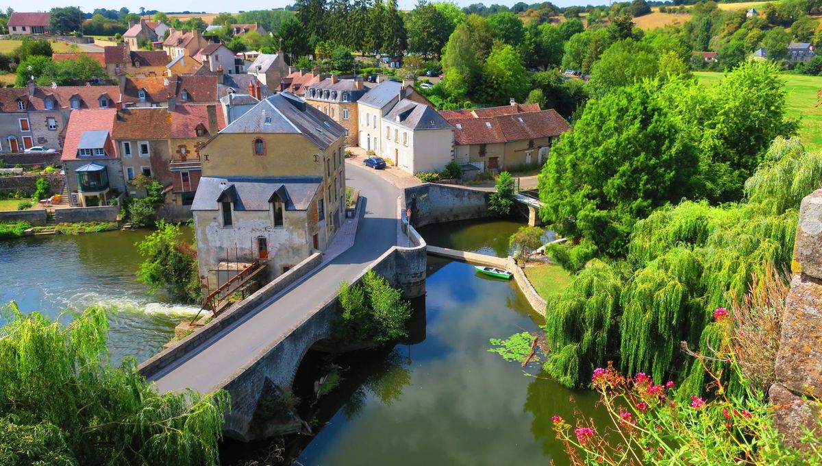 Visiter la Sarthe et Fresnay-sur-Sarthe petite cité de caractère © France Bleu