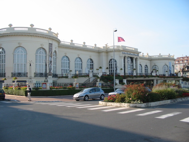 Le Casino Barrière de Deauville © Wikipedia