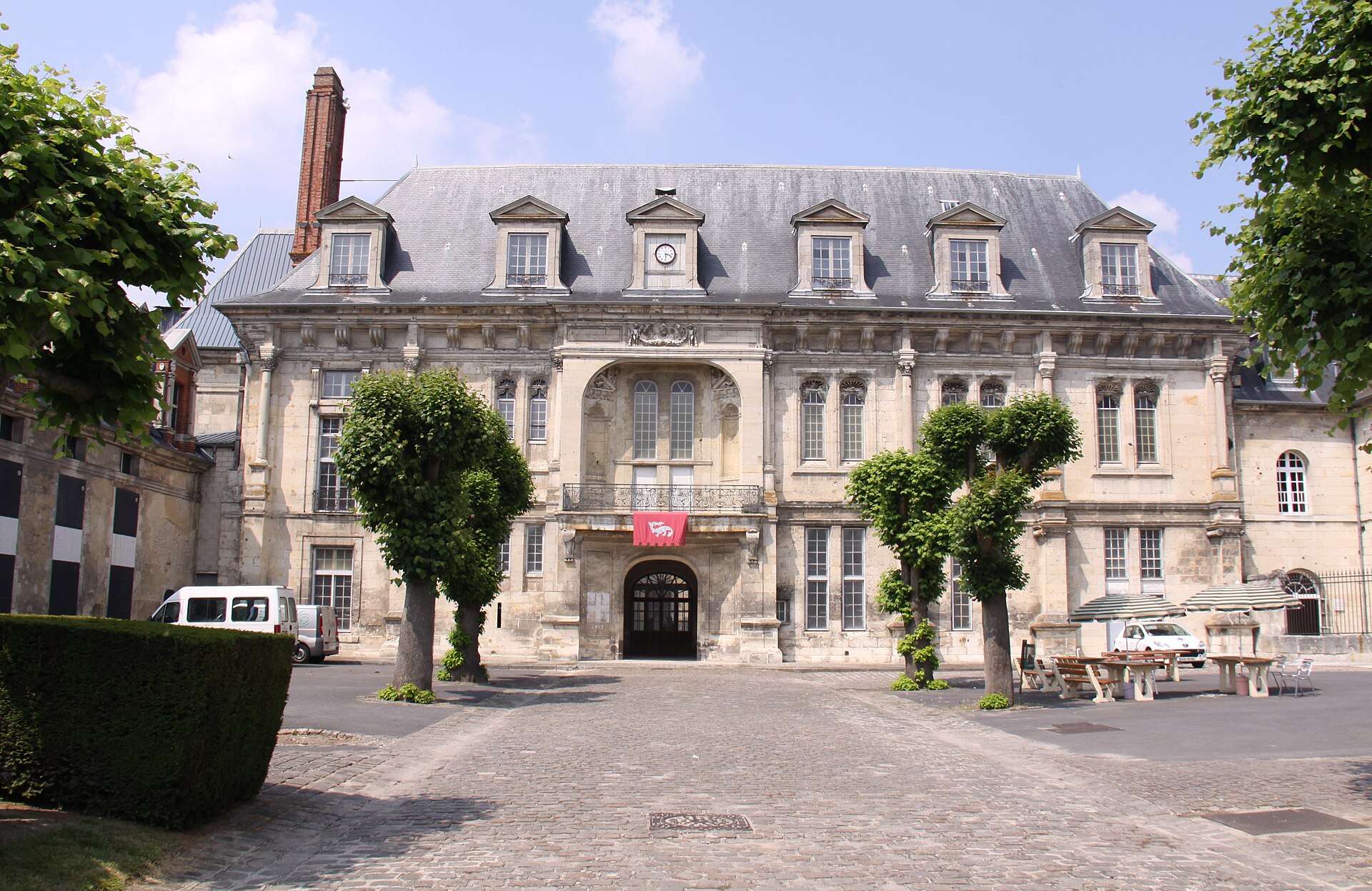 Le Château de Villers Cotterêts pour visiter l'Aisne © Wikipedia