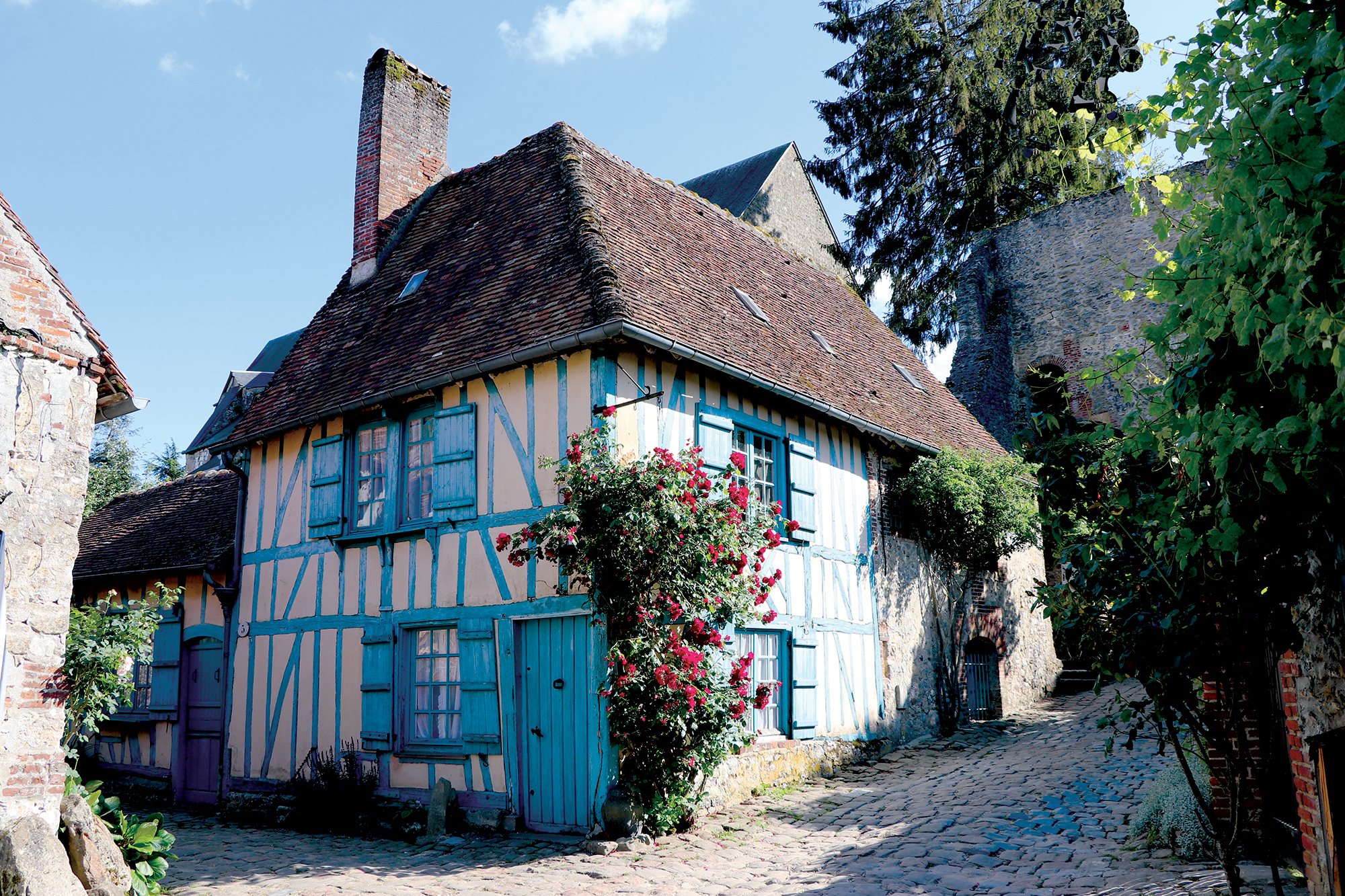 Découvrez Gerberoy l'un des plus beaux villages de France © Les Plus Beaux Villages de France