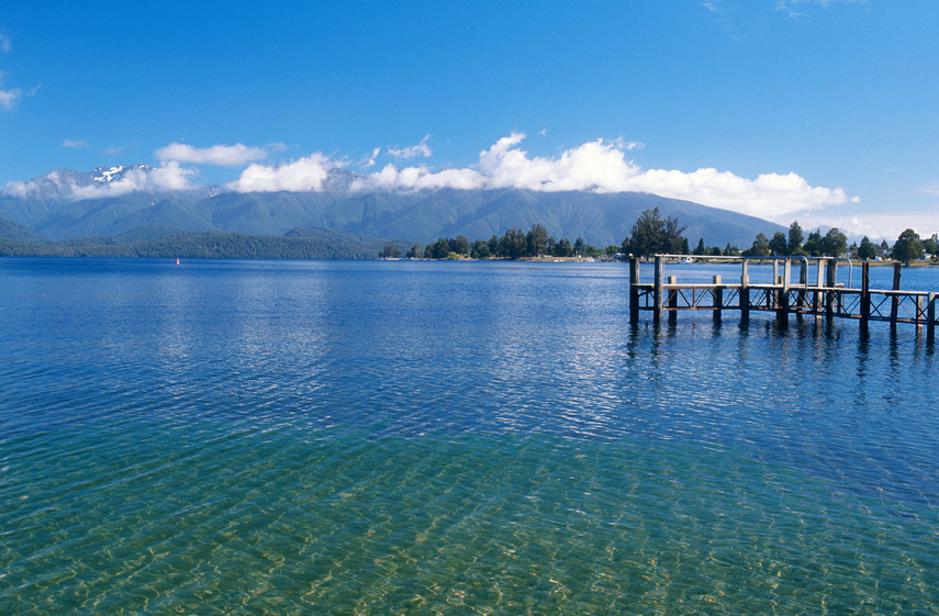 Visiter la Nouvelle-Zélande et le plus grand lac d'eau douce, le lac Taupo © Fotolia Pat on Stock