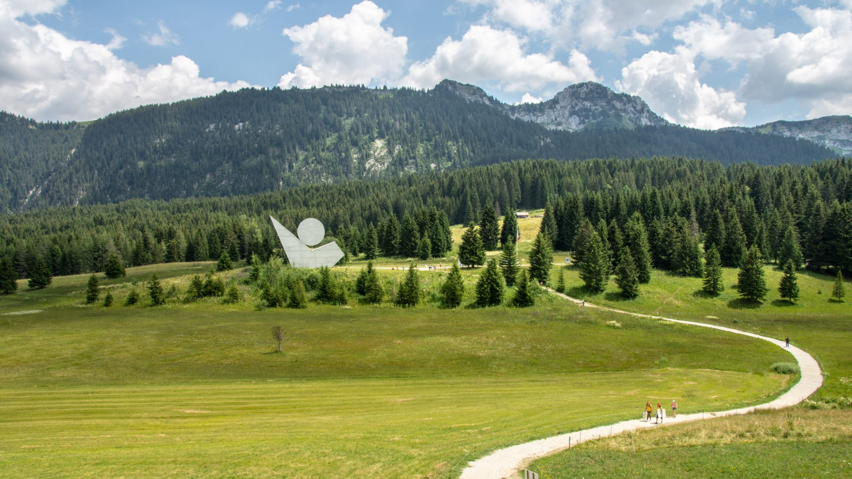 Le Plateau des Glières un lieu de la Résistance en Haute-Savoie © Savoie Mont Blanc