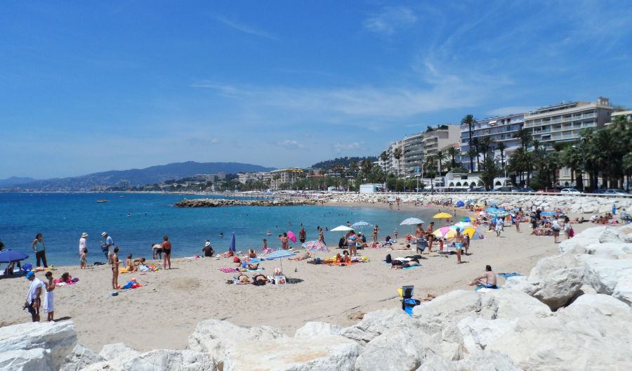 Plage du Midi Beach, Cannes © Cannes