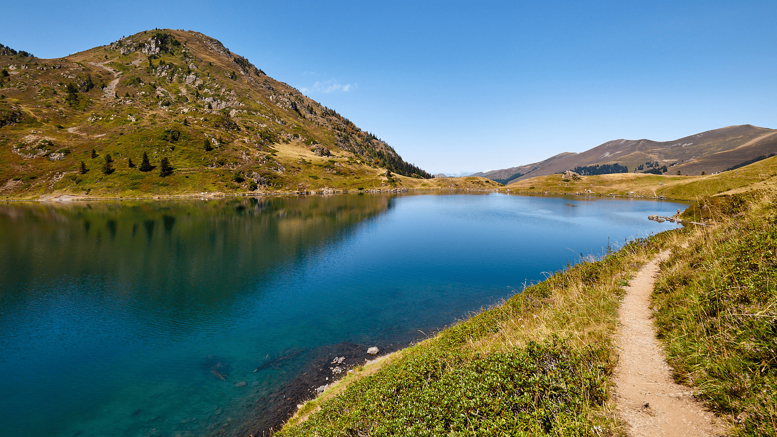 Lac de Bareilles parmi les lacs des Pyrénées ©JMD