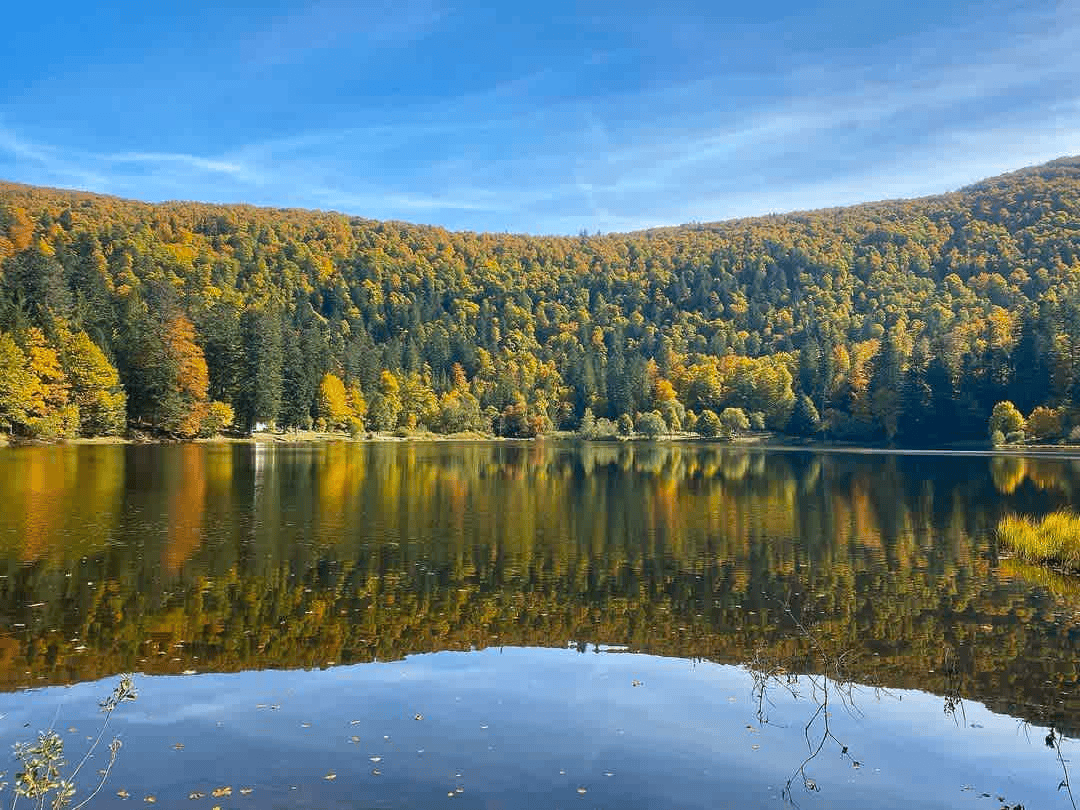Lac de Blanchemer parmi les Lacs des Vosges ©Rheaparks