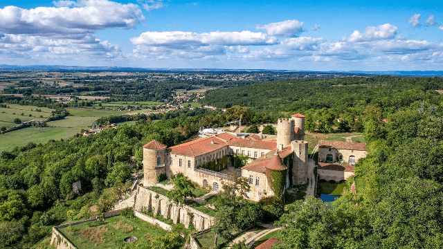 Château de Ravel dans le Puy-de-Dôme © Sciences Po Alumni