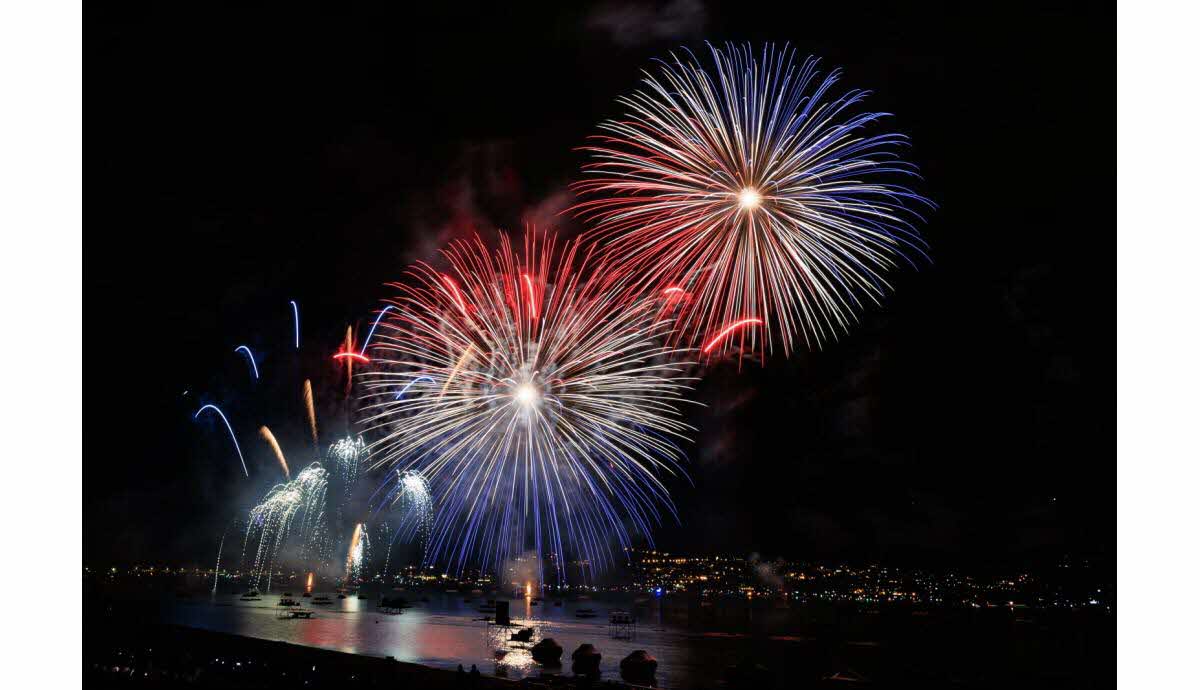 Feux d'artifice pendant la Fête national à Annecy le 14 juillet © Le DL /Grégory Yetchmeniza