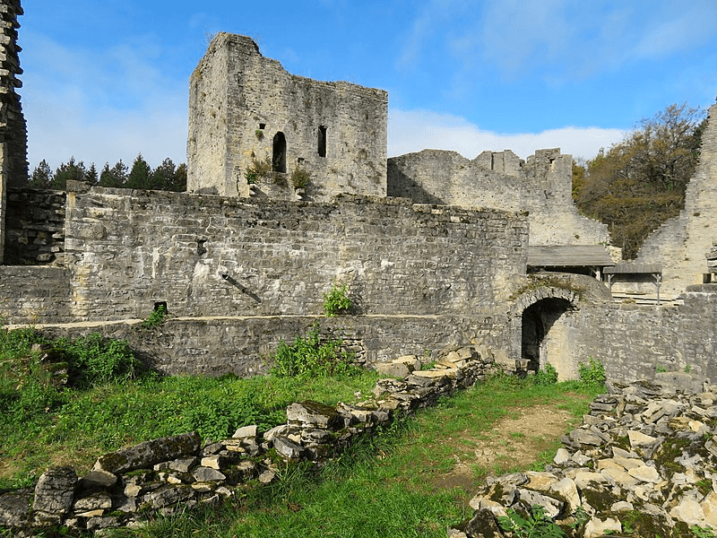 Vestiges du château de Présilly © Jura Tourisme