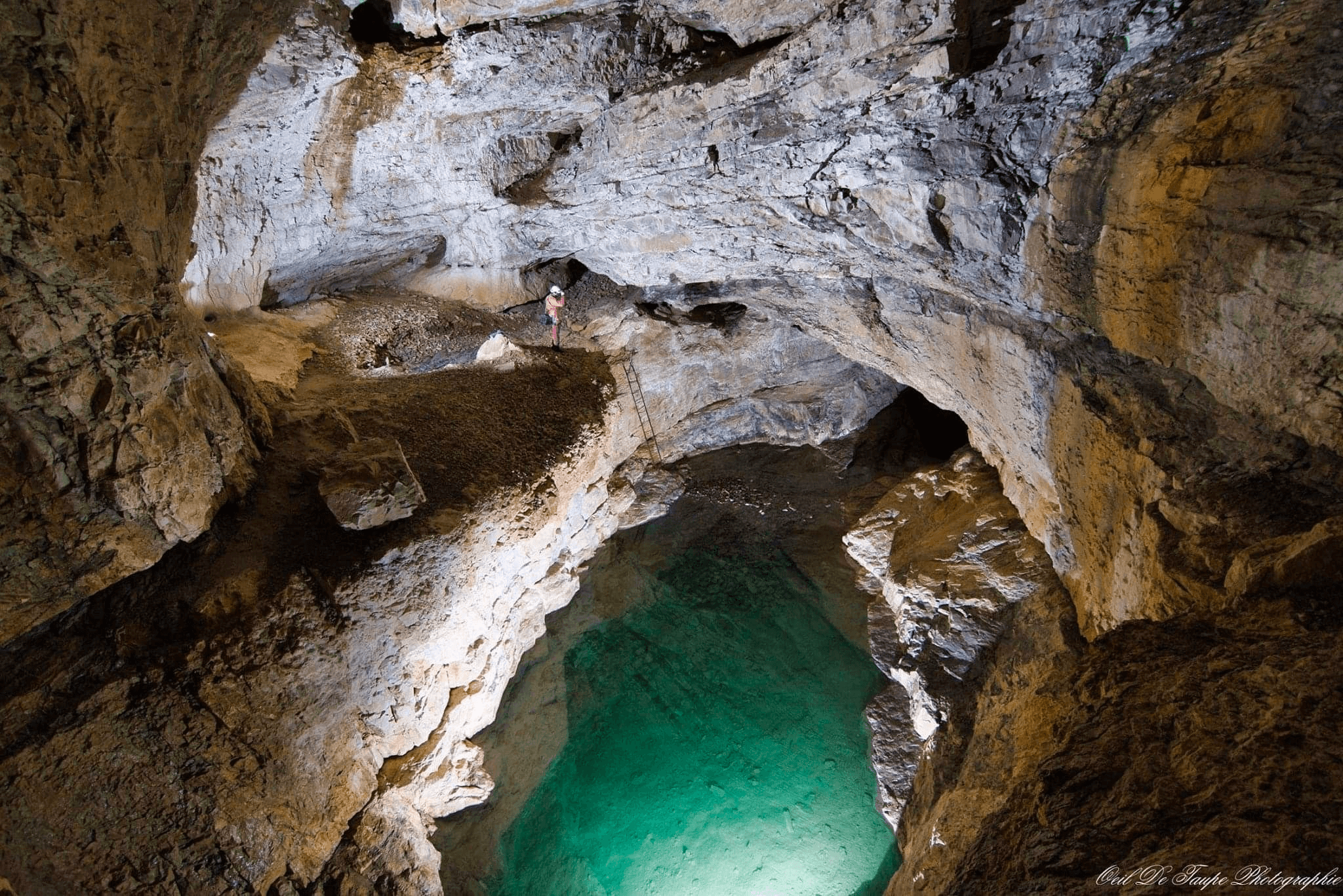 Grotte de la Diau parmi les grottes de Haute-Savoie ©Pinterest 