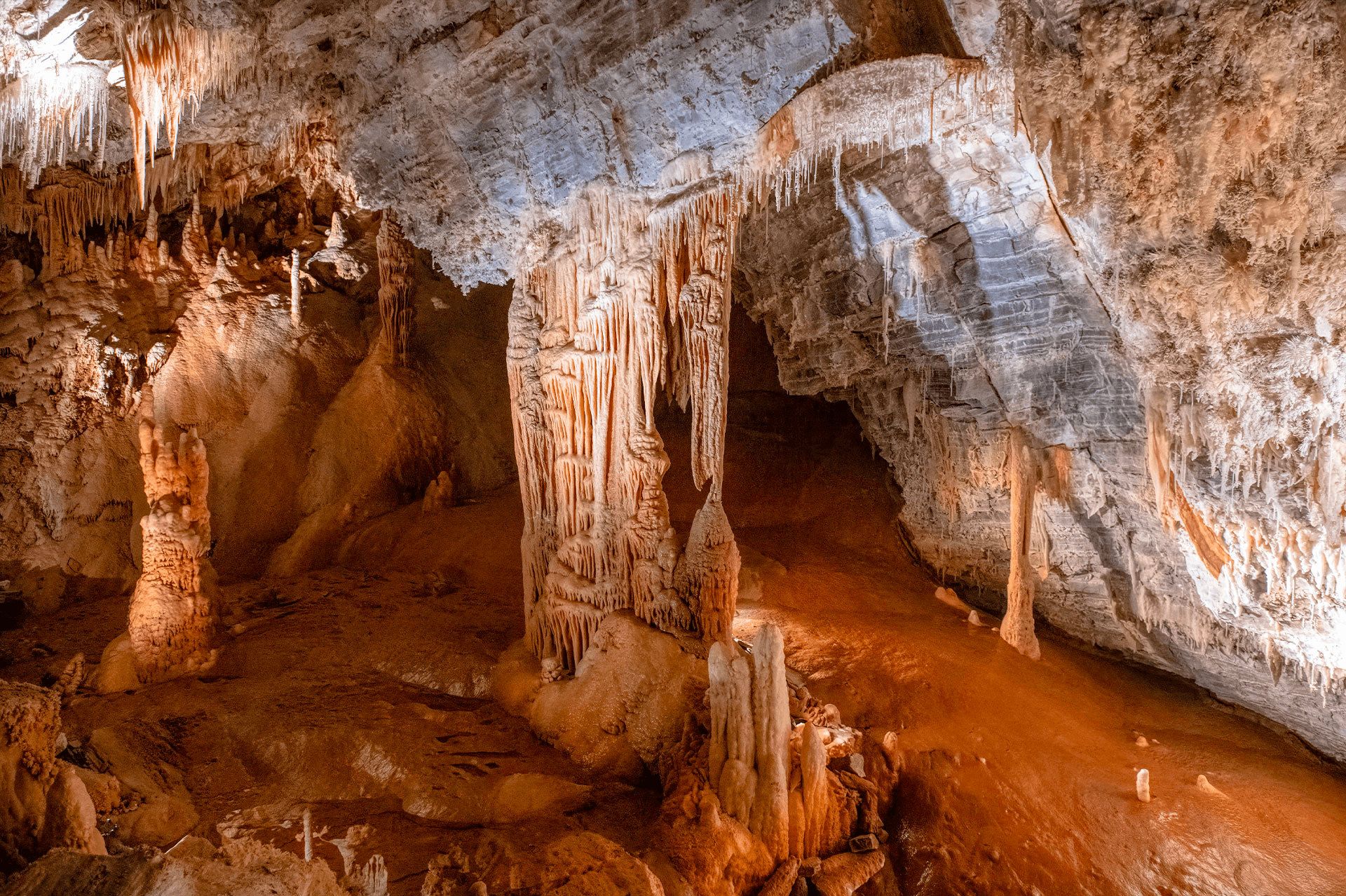 Grotte des Cazals parmi les grottes de l'Aude ©Camping la Pinède