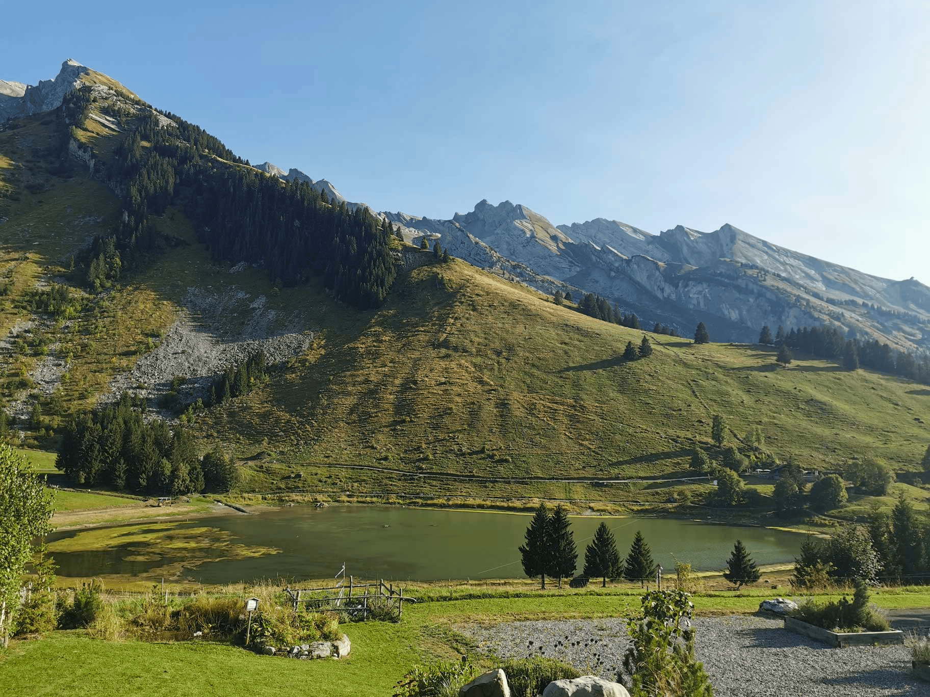 Lac des Confins parmi les lacs de Haute-Savoie ©La Clusaz