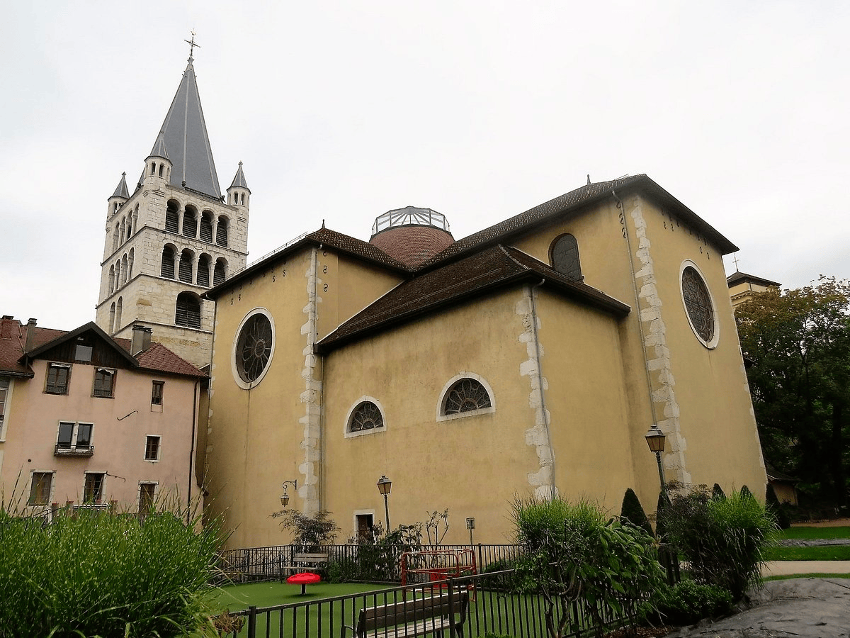 Vue extérieure de la Cathédrale Saint-Pierre © Tripadvisor